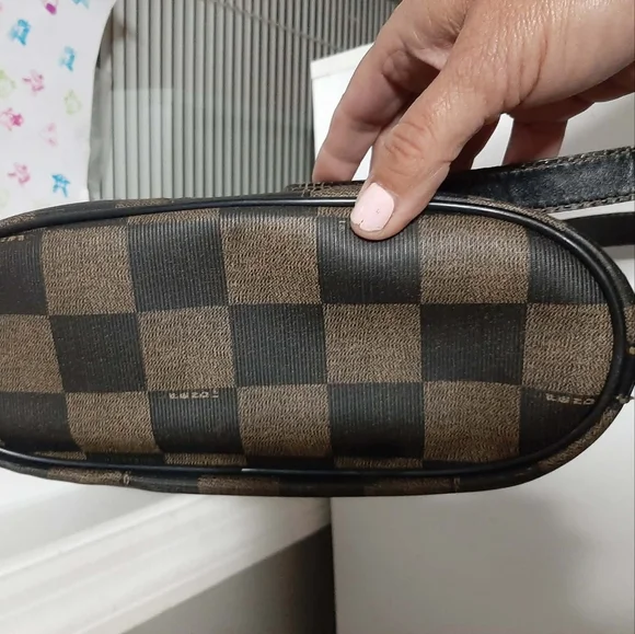 FENDI Vintage/Retired 1994 Pequin Daimer Shoulderbag - Picture 8 of 16